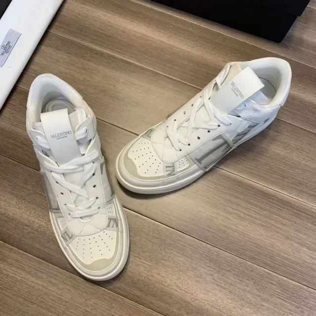 Valentino Blanc et Gris High-Top Perforated Toe Lifestyle Sneakers 7