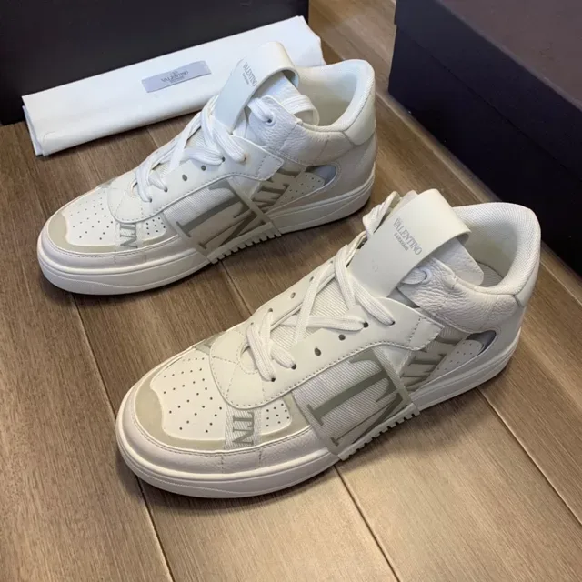 Valentino Blanc et Gris High-Top Perforated Toe Lifestyle Sneakers 9