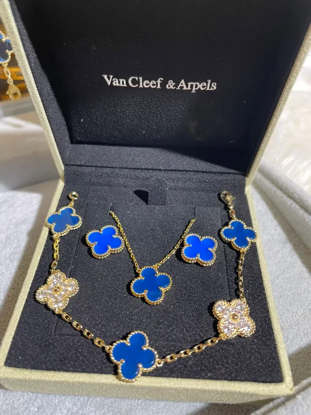 Van Cleef & Arpels Alhambra Collier Motif Trèfle à Quatre Feuilles Émail Brillant Rose Violet 8