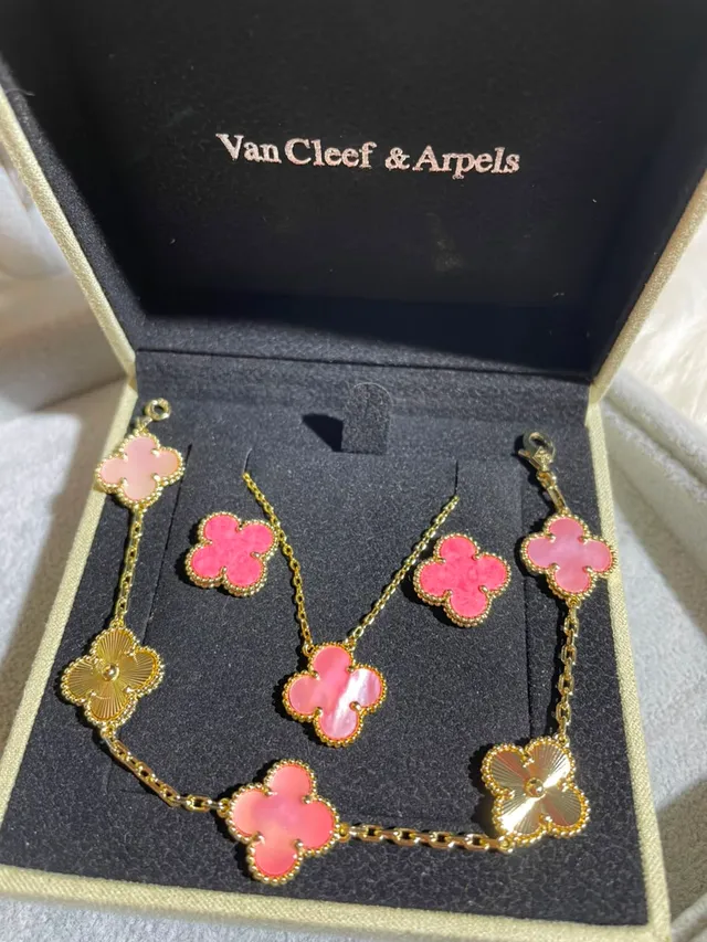 Van Cleef & Arpels Alhambra Collier Motif Trèfle à Quatre Feuilles Émail Brillant Rose Violet 12