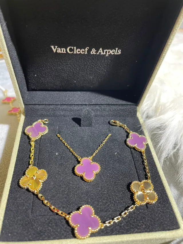 Van Cleef & Arpels Alhambra Collier Motif Trèfle à Quatre Feuilles Émail Brillant Rose Violet 13