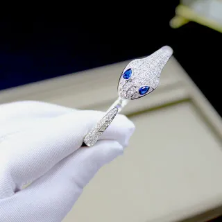 Van Cleef & Arpels সাঁপ বোহেম প্যাভে স্যাফায়ার চোখ সাঁপের ব্রেসলেট