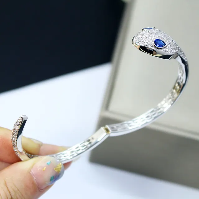 Van Cleef & Arpels أفعى بوهيمية مجعولة عيون سافير سوار أفعى 2