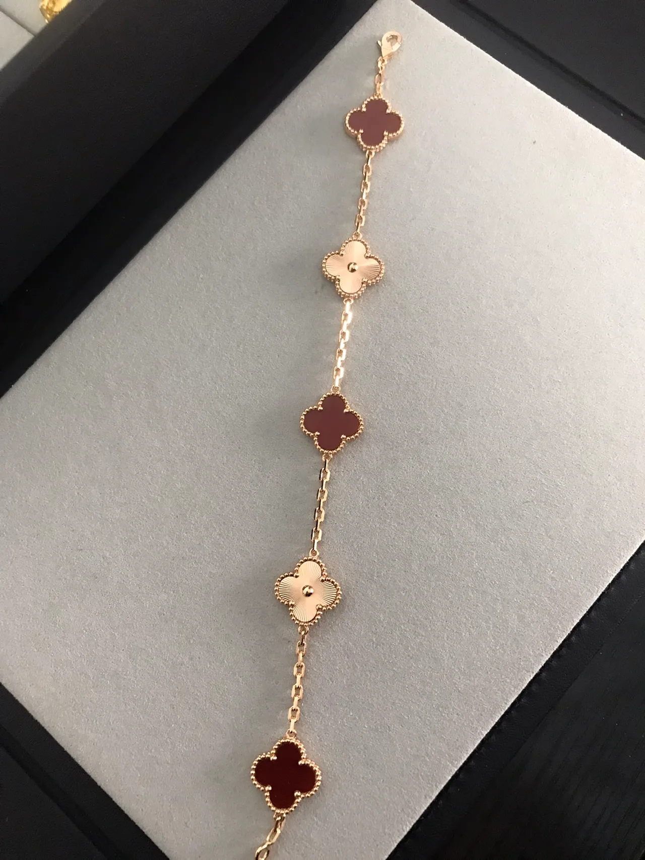 Van Cleef & Arpels Alhambra Five Motif Bordeaux et Or Bracelet 2