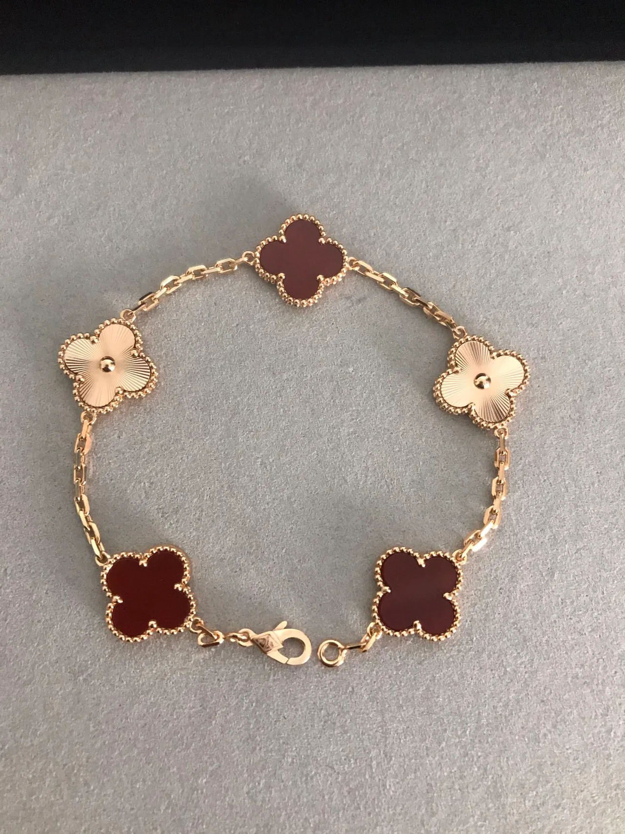 Van Cleef & Arpels Alhambra Five Motif Bordeaux et Or Bracelet 3