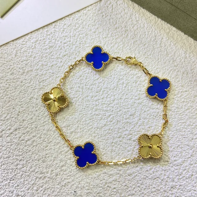 Van Cleef & Arpels Alhambra Four-Leaf Clover Bracelet en Émail et Métal 4