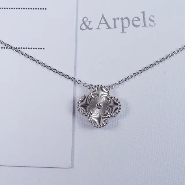 Van Cleef & Arpels Alhambra Colar com Pingente de Trevo de Quatro Folhas 2
