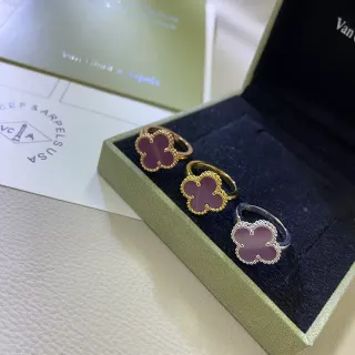Van Cleef & Arpels Alhambra Bagues Cabochon Trèfle Violet