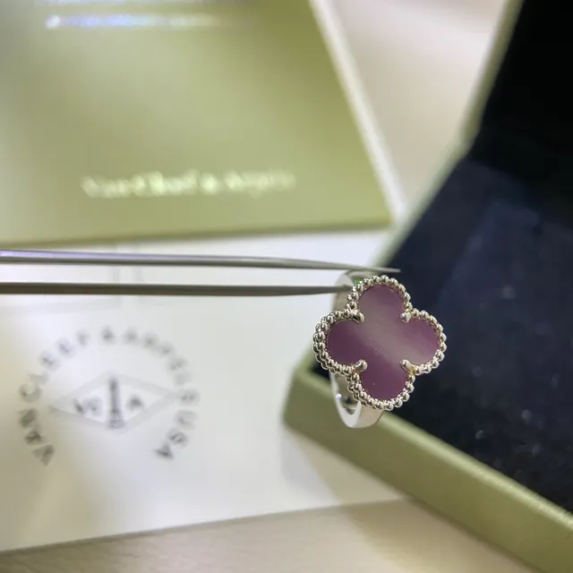 Van Cleef & Arpels Alhambra Bagues Cabochon Trèfle Violet 2