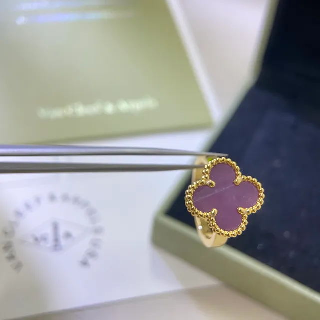 Van Cleef & Arpels Alhambra Bagues Cabochon Trèfle Violet 3