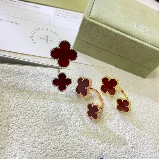 Van Cleef & Arpels Alhambra خواتم بالمينا الأحمر والكلوبير ذو الأوراق الأربعة