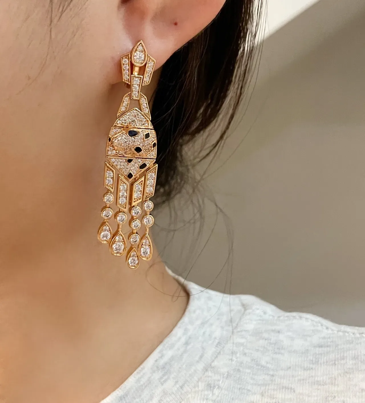 Van Cleef & Arpels Panthère Panthère Géométrique Boucles d'oreilles en diamants 8