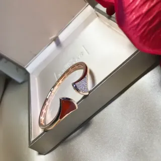Van Cleef & Arpels ذهب أحمر سوار مفتوح نقشات على شكل مروحة
