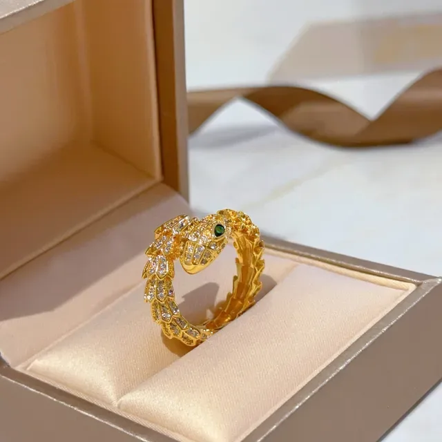Van Cleef & Arpels Serpent Bohème Gold Pavé Emerald Eye Ring 9