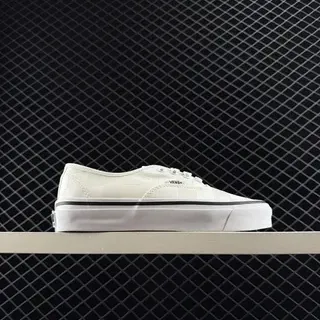 Vans White Black Checkerboard Pattern Low-Top Skateboard Shoes