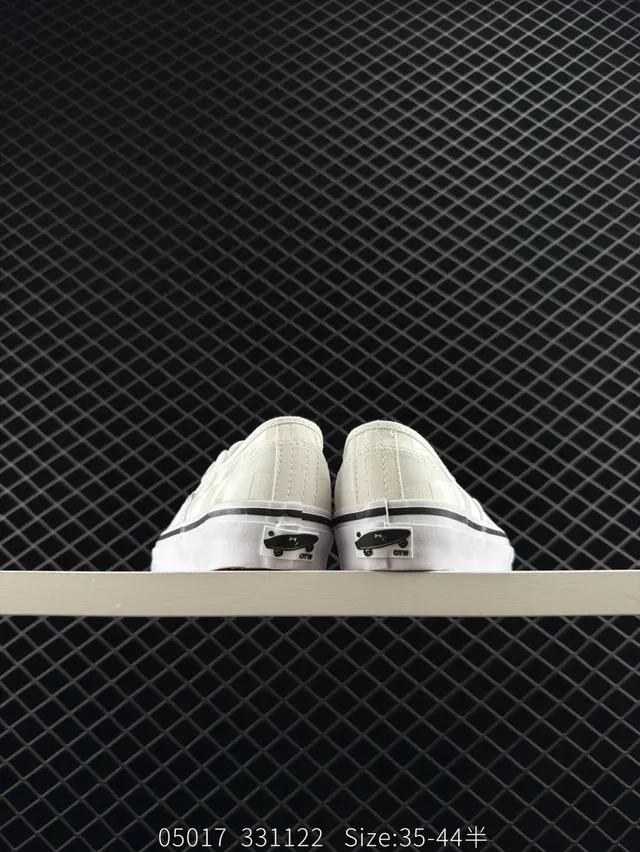 Vans White Black Checkerboard Pattern Low-Top Skateboard Shoes 3