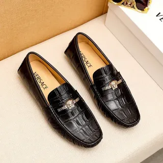 Versace Negro Dorado Cuero Cocodrilo Embosado Hebilla Cabeza Medusa Loafer
