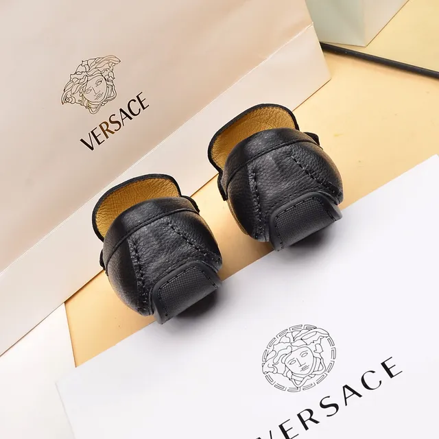 Versace Preto Dourado Couro granulado Cabeça de Medusa Fivela de horsebit Loafer 3
