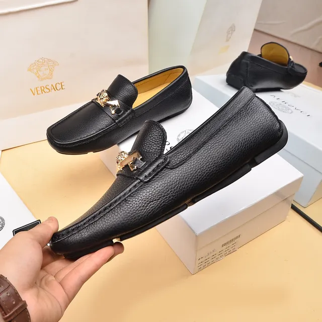 Versace Preto Dourado Couro granulado Cabeça de Medusa Fivela de horsebit Loafer 8