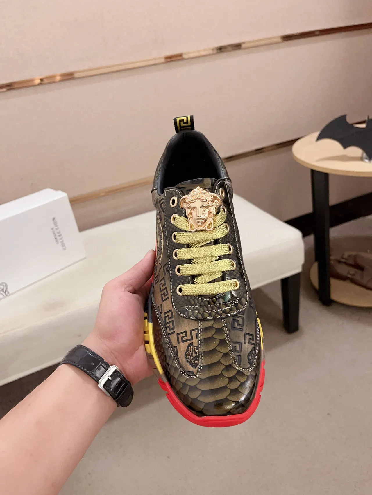 Versace কালো বহুরঙ সাপের ত্বক টেক্সচার্ড উপর মেডুসা এম্বলেম লাইফস্টাইল স্নিকার্স 2
