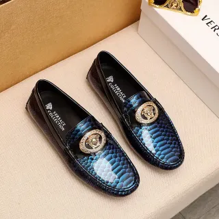 Versace Mocasín Azul Negro Texturizado en Serpiente con Borde Patent