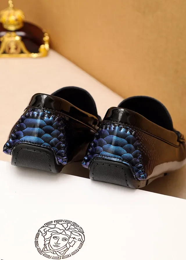 Versace Mocassin Bleu Noir Texturisé en Serpent avec Bords Patent 4