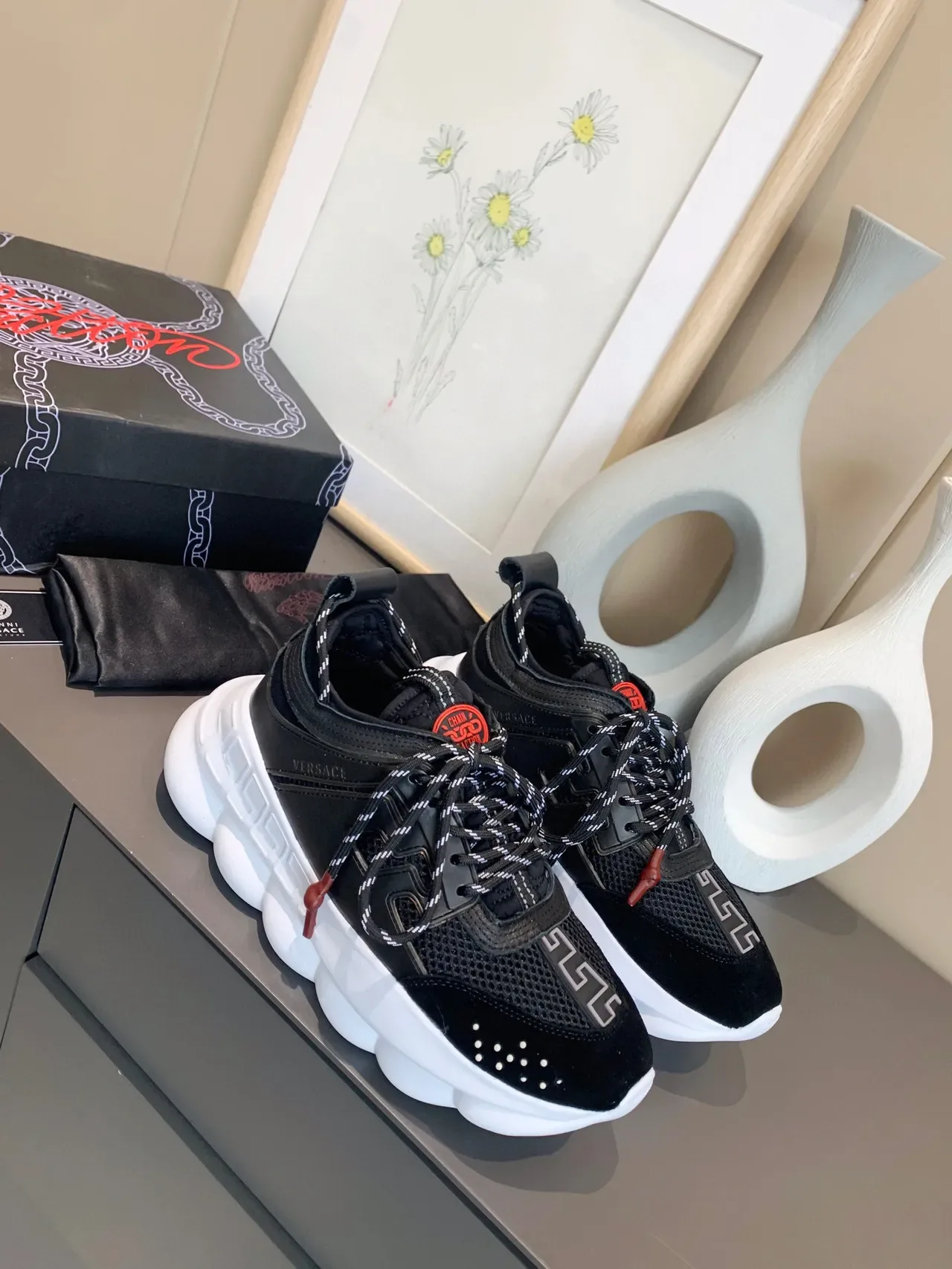 Versace Chain Reaction Tênis Chunky Preto e Branco 9