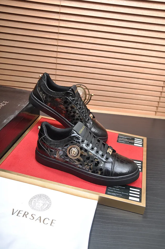 Versace Chain Reaction chaussures lifestyle noires Croc-Embossed doré Medusa 5