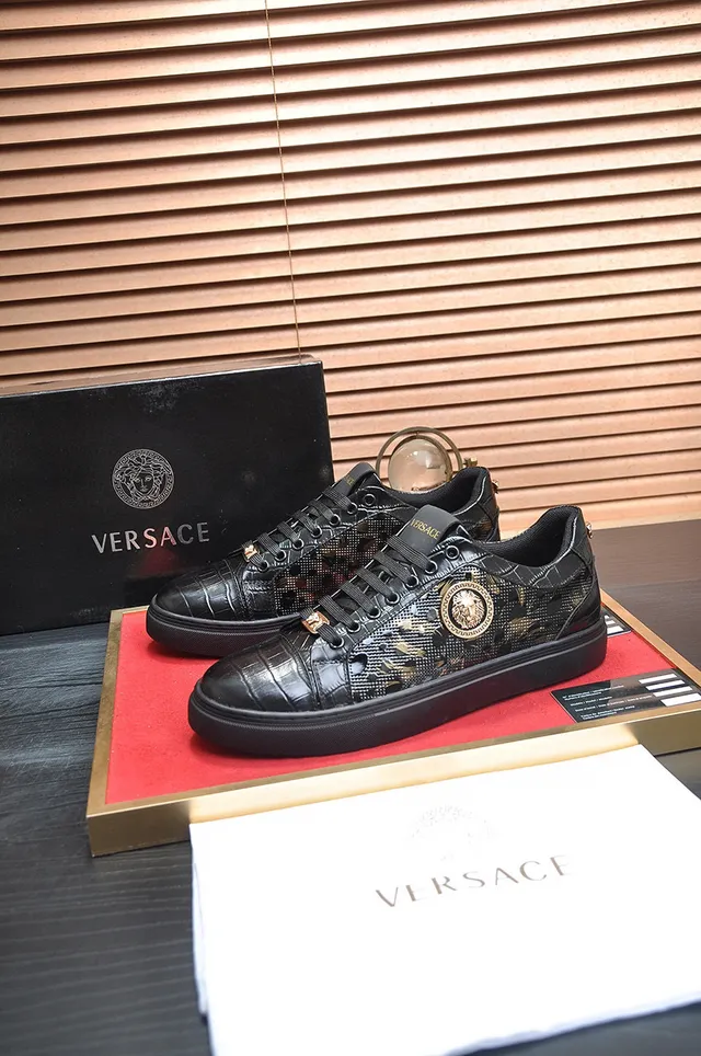 Versace Chain Reaction chaussures lifestyle noires Croc-Embossed doré Medusa 7