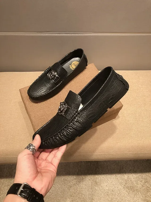 Versace Chain Reaction Mocasines Negro Croc-Embossed Hebilla Medusa 3