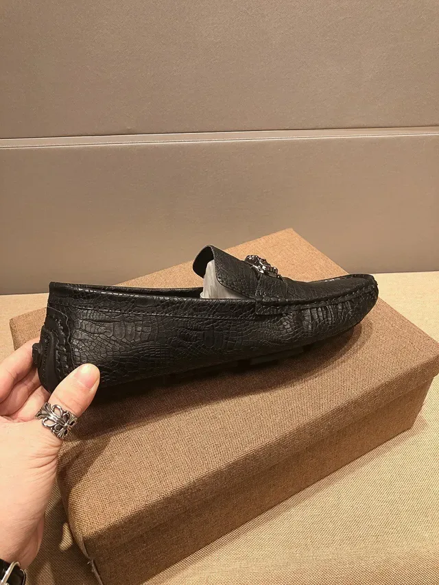 Versace Chain Reaction Mocasines Negro Croc-Embossed Hebilla Medusa 4
