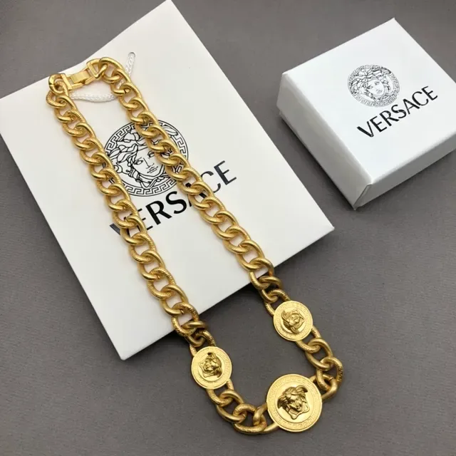 Versace Chain Reaction Collier en Or Chaîne Chunky Curb Médaille Tête de Médusa 2