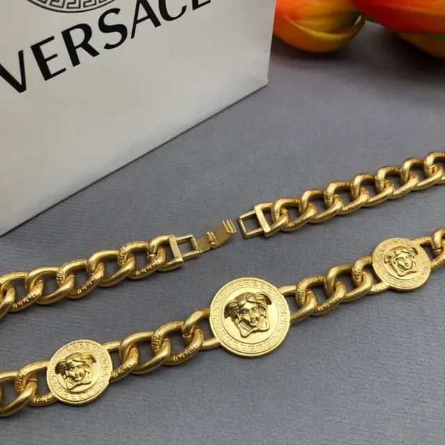 Versace Chain Reaction Collier en Or Chaîne Chunky Curb Médaille Tête de Médusa 7