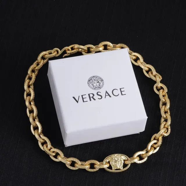 Versace Chain Reaction Doré Medusa Head Collier 2