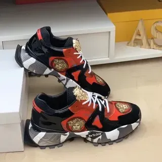Versace Chain Reaction Medusa काला लाल कैमो चंकी स्नीकर