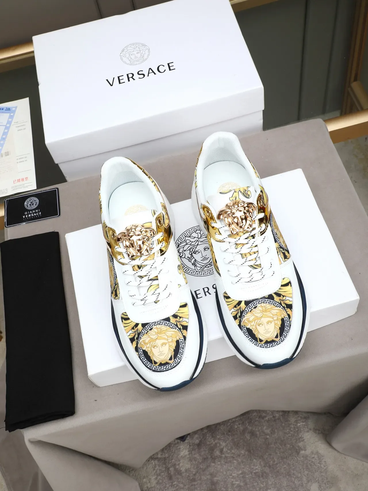 Versace Chain Reaction Medusa impressão ouro branco marinho estilo de vida tênis 3