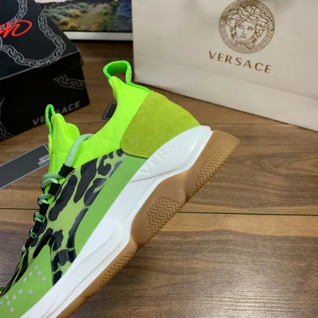 Versace Chain Reaction Sneakers chunky imprimé animal vert néon 2