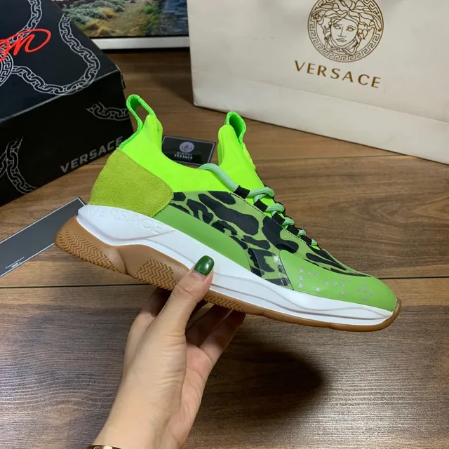 Versace Chain Reaction Sneakers chunky imprimé animal vert néon 4