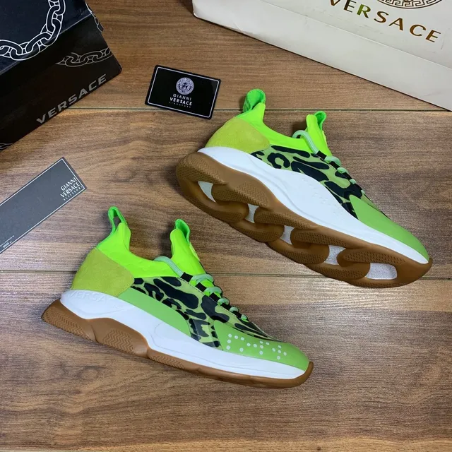 Versace Chain Reaction Sneakers chunky imprimé animal vert néon 7