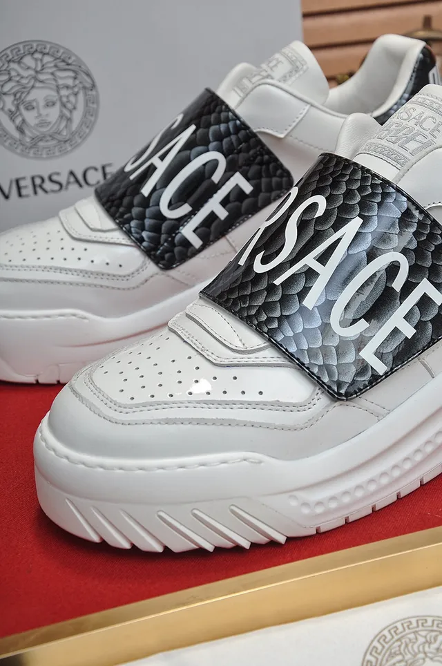 Versace Chain Reaction Chaussures Lifestyle Blanc et Noir à Sangle en Peau de Serpent 3