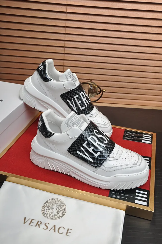 Versace Chain Reaction Chaussures Lifestyle Blanc et Noir à Sangle en Peau de Serpent 5