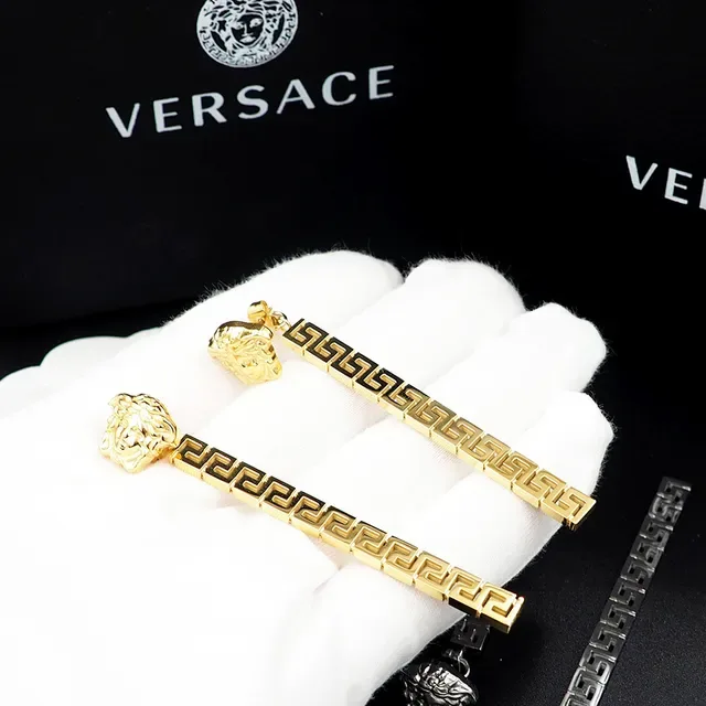 Versace Greca Cabeça de Medusa Brincos Dourados com Chave Grega 4