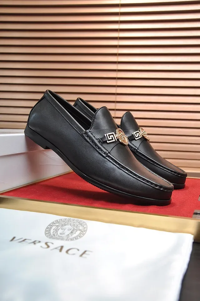 Versace Greca Odissea Mocassins en cuir noir Medusa Hardware 6