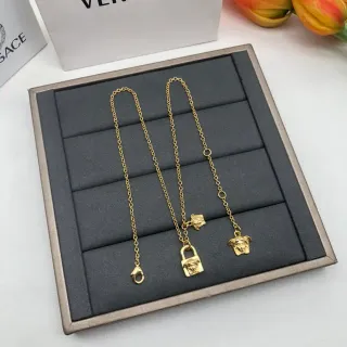 Versace Iconic Medusa & Padlock गोल्ड-टोन चेन नेकल्स