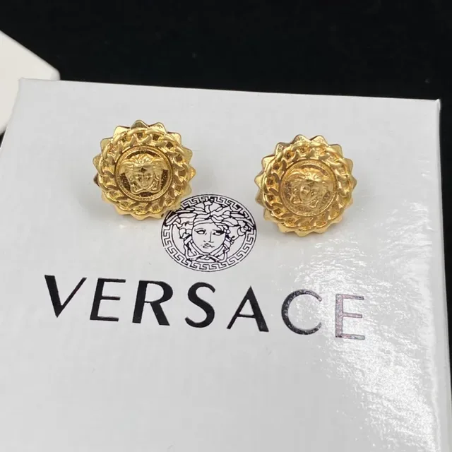 Versace Medusa Medallón Dorado Borde Scallop Pendientes 4