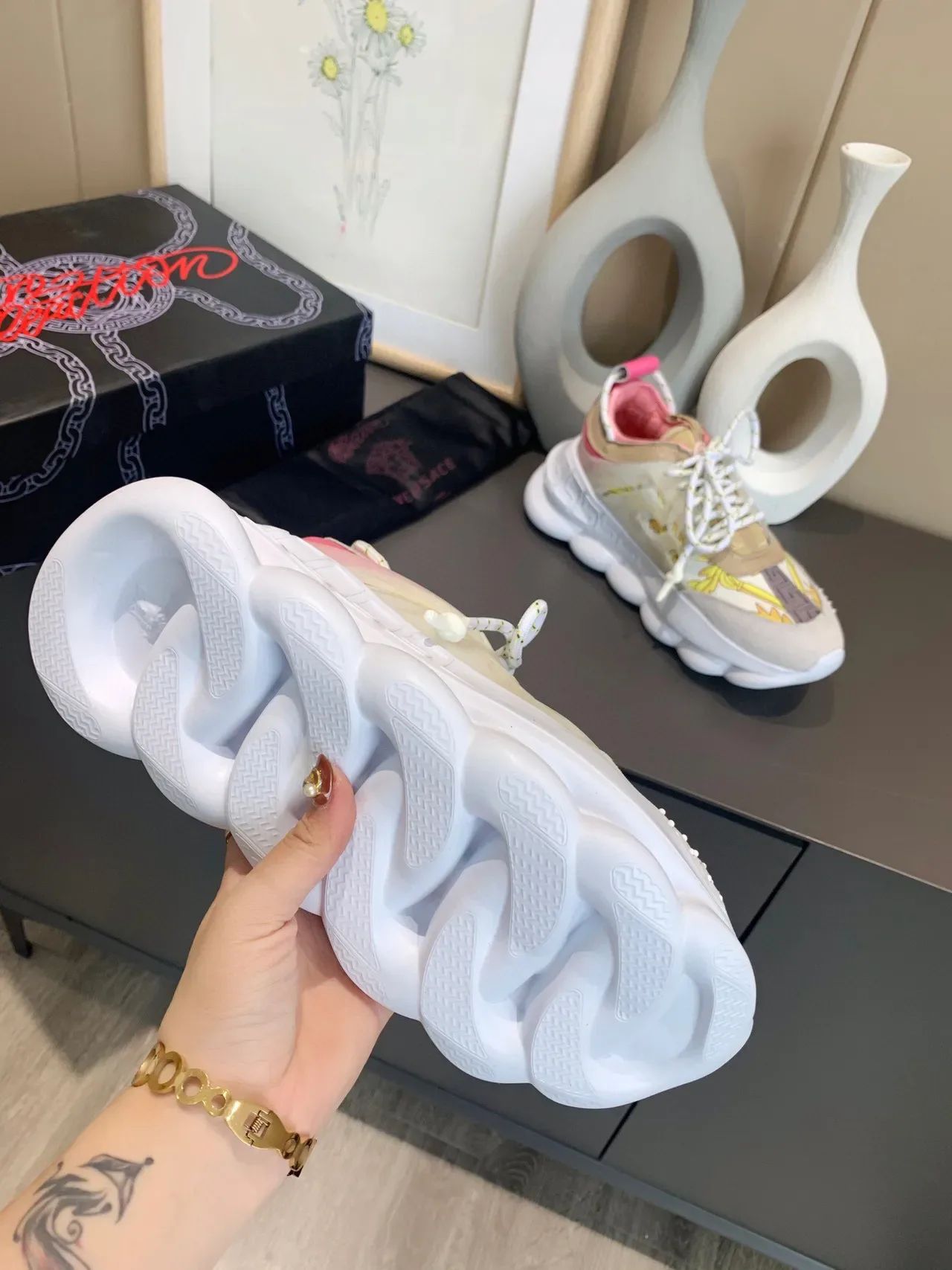 Versace Odissea باروكي برينت شونكي سنيكرز 2