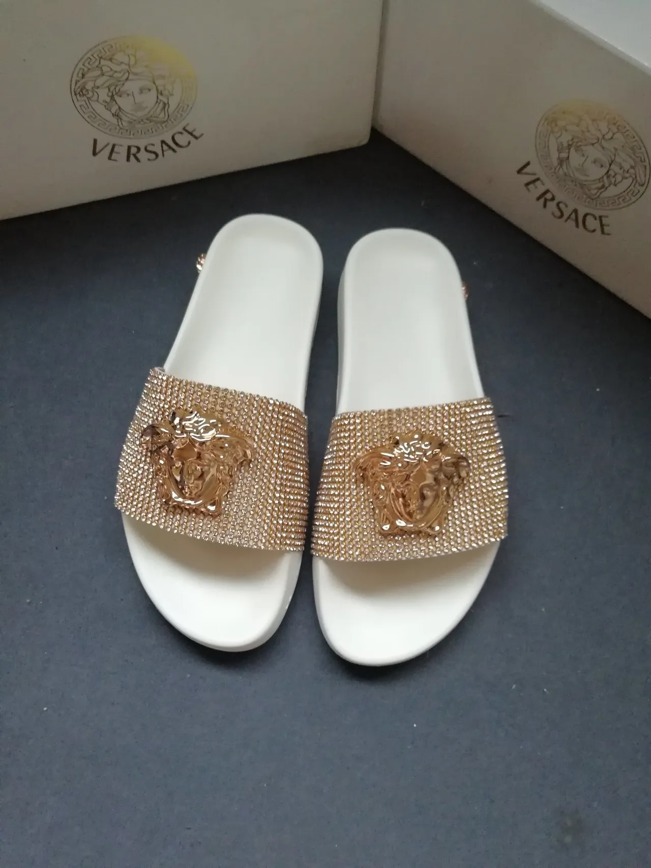 Versace Odissea Blanc Or Crystal-Pavé Sangle Medusa Head Chaussons 5