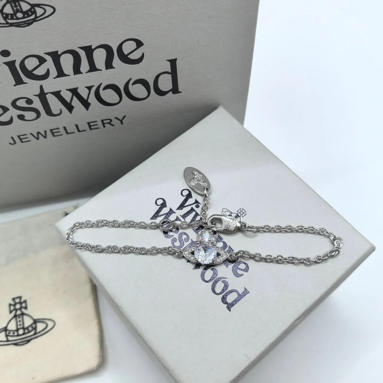 Vivienne Westwood Orbe et Croix Bracelets de Cristal 2