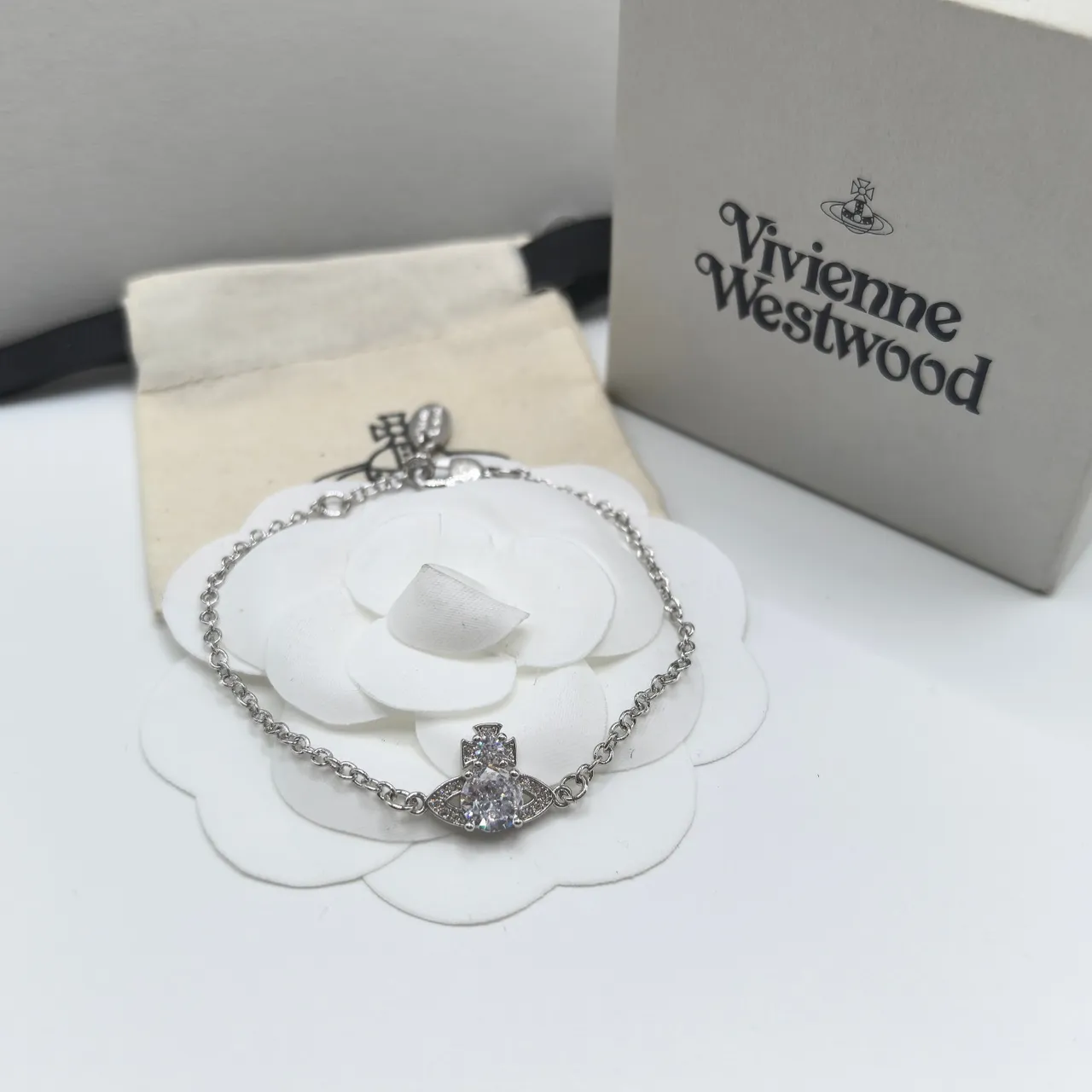 Vivienne Westwood Orbe et Croix Bracelets de Cristal 3