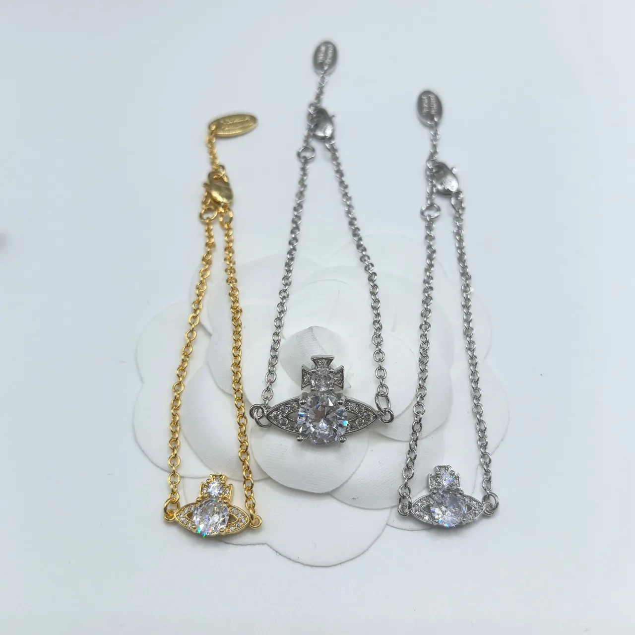 Vivienne Westwood Orbe et Croix Bracelets de Cristal 7